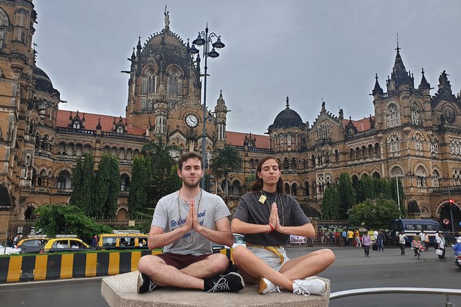 Private Mumbai Sightseeing With Local Train Ride Experience - Local Train Experience