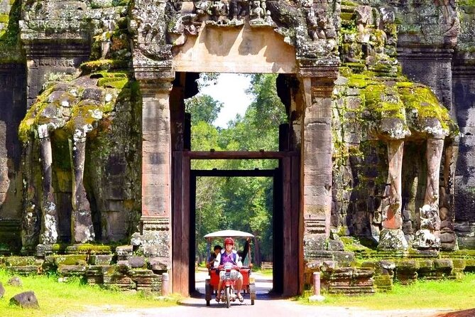 Private Must-Visit Temples Tour With Guide & Tuk Tuk - Good To Know