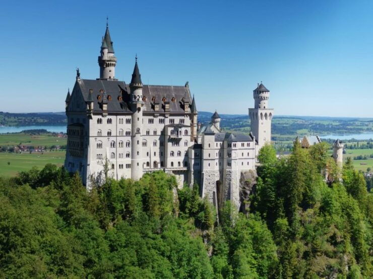 Private Neuschwanstein Castle Tour in Mercedes Van (1-6pax) - Experience