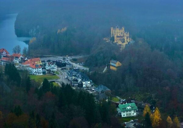 Private Neuschwanstein Castle Tour in Mercedes Van (1-6pax) - Accessibility Options