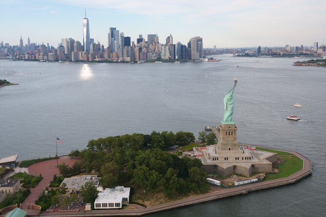 Private New York City Helicopter Tour From Westchester for up to 6 People - Tour Overview