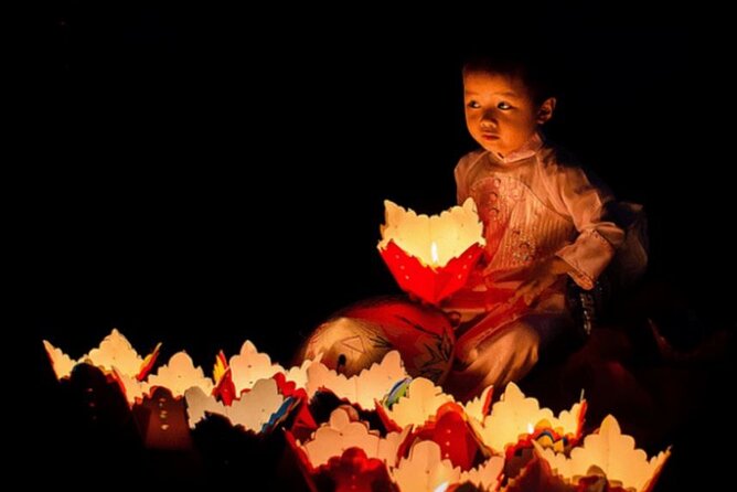 Private Night Boat Trip and Floating Lantern on Hoi An River - Frequently Asked Questions