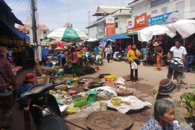 Private Night Food Tour In Siem Reap - Dress Code and Accessibility