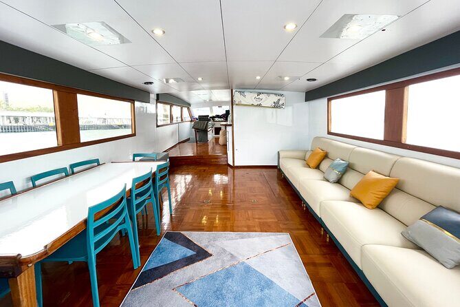 Private Night Harbour Boat Cruise in Hong Kong (15 people max) - Authentic Insights from Reviewers