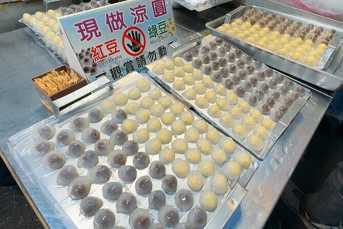 Private Night Market Tour with a Variety of Food Tastings - What to Expect on the Tour