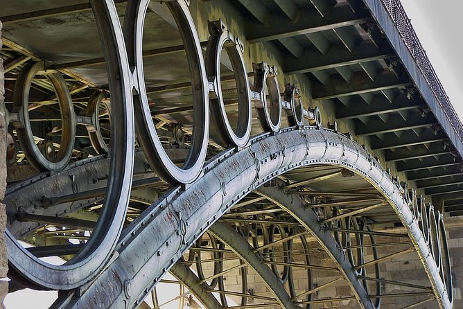 Private Night Route Through the Jewish Quarter of Seville and Flamenco Show. - Meeting and Pickup