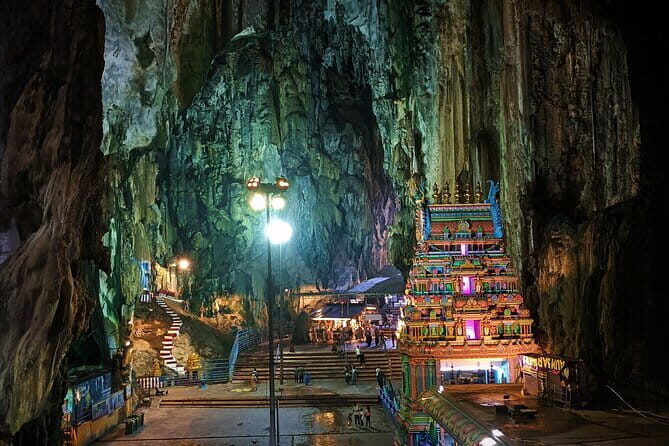 Private Night Tour Batu Caves and South Indian Dinner - An In-Depth Look at the Private Night Tour Batu Caves and South Indian Dinner
