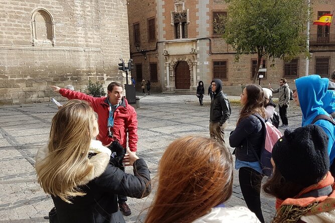 Private Night Tour on Foot Through the Historic Center of Toledo - Response From Host