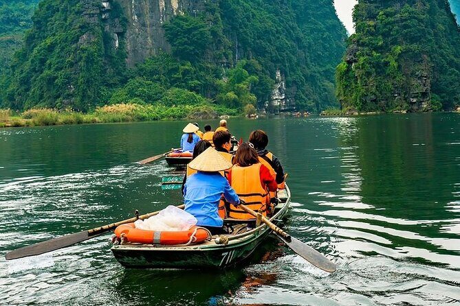 Private Ninh Binh Day Trip: Local Family, Trang An & Bich Dong - Returning to Hanoi