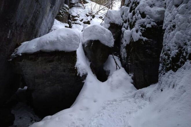Private Nottawasaga Bluffs Caves Snowshoe-Creemore/Collingwd - Preparation and Dining Options