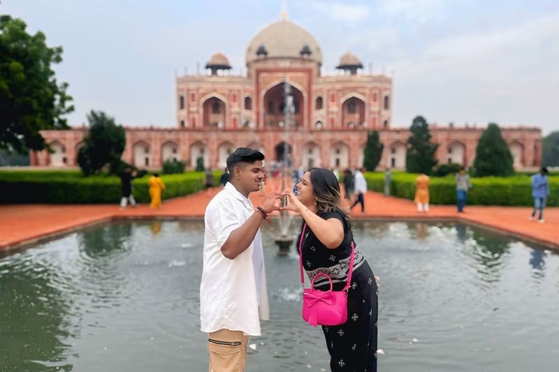Private Old and New Delhi Full or Half-Day Guided Tour by Car - What the guide and driver add