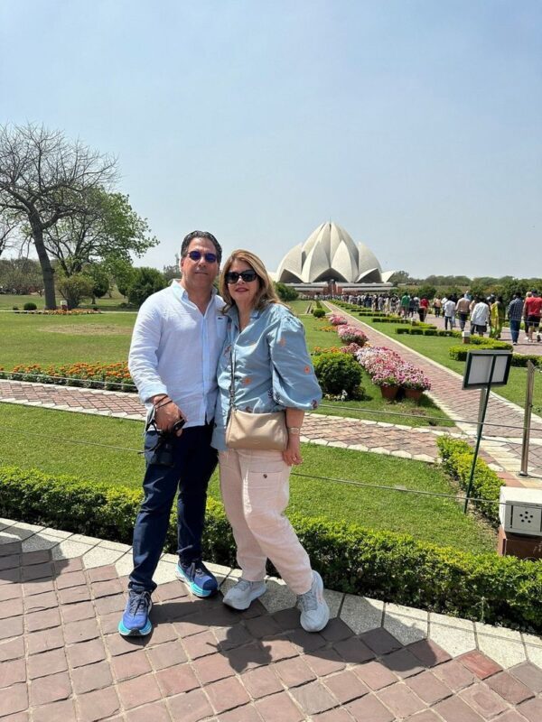 Private Old and New Delhi Guided Full or Half Day City Tour - A private car makes Delhi easier to read