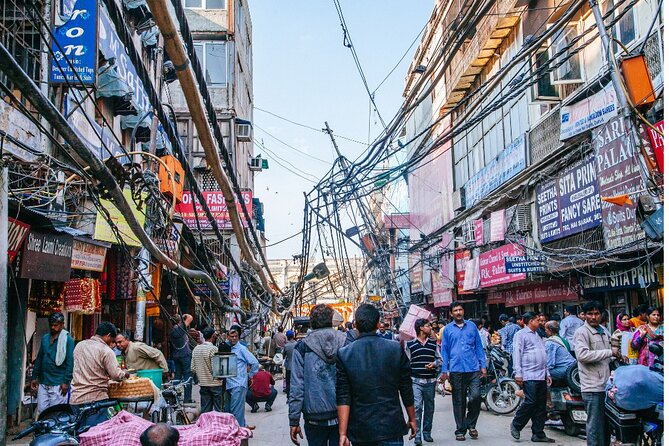 Private Old and New Delhi Tour With Guide - What To Expect