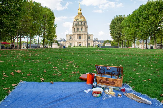 Private One Day E-Bike Tour of Paris Famous Landmarks - Benefits of a Private Tour