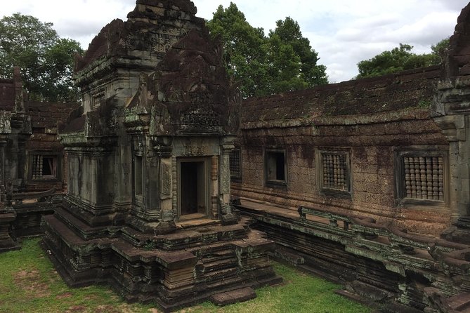 Private One Day Tour to Lady Temple & Kbal Spean - Inclusions and Amenities