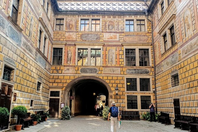 Private One Way Airport Transfer From Vienna - Airport to Cesky Krumlov - Cancellation Policy