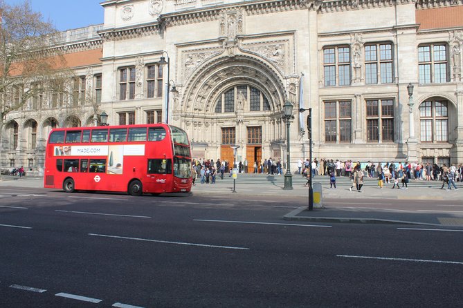 Private One Way or Round Trip Transfe Heathrow Airport to Kensington SW London - Personalized Meet-And-Greet Service