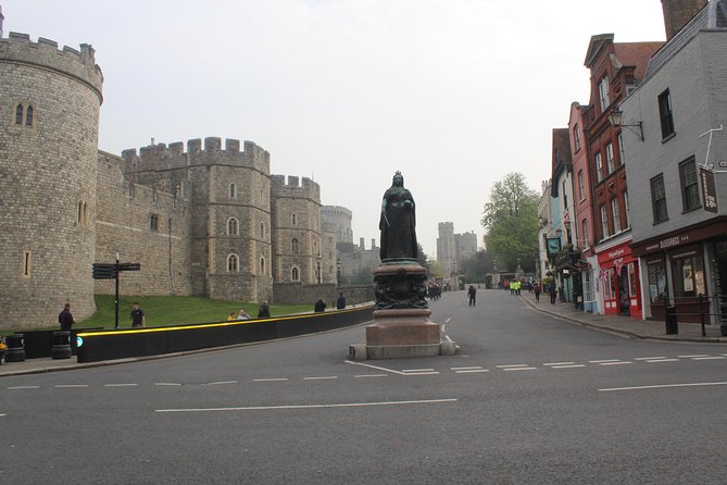 Private One Way or Round Trip Transfer : London to Windsor Castle or LEGOLAND - Additional Services