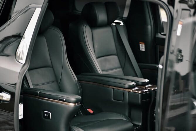 Private One Way Tokyo Hotel Transfer to Yokohama Port - Booking and Meeting Points