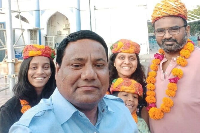 Private One Way Transfer From Ranthambore To Agra In AC Vehicle - Frequently Asked Questions