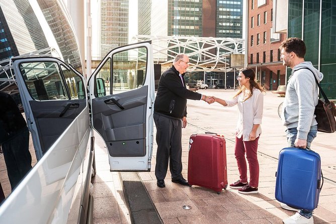 Private One Way Transfer From Salzburg to Cesky Krumlov - Common Questions