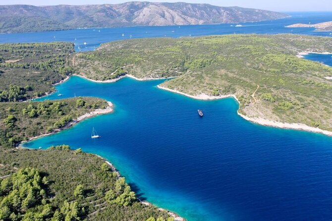 Private One Way Transfer From Split or Split Airport to Hvar - The Sum Up