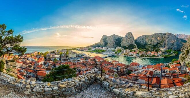 Private One Way Transfer From Split or Split Airport to Omiš - Meet Your Driver