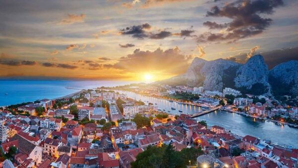 Private One Way Transfer From Split or Split Airport to Omiš - Frequently Asked Questions