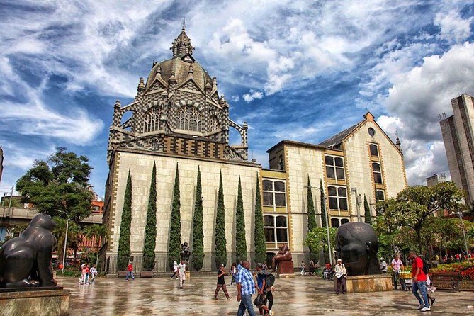 Private Pablo Escobar, Pueblito Paisa and Medellin City Tour - Booking Information