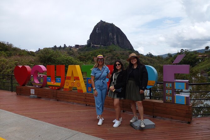Private Peñol-Guatape Tour: Friend for a Day - Meeting and Pickup Details