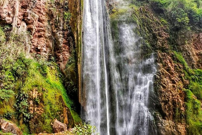 Private Perolniyoc Waterfall and Raqaypata Trek From Cusco - Descent to the Perolniyoc Waterfall