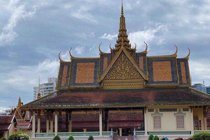 Private Phnom Penh Tour: Royal Palace & Killing Fields - FAQ