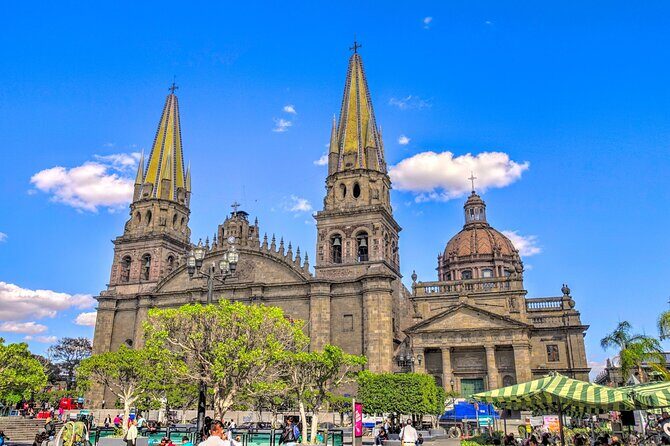 Private Photo Session in the City of Guadalajara - Who Will Love This Experience?