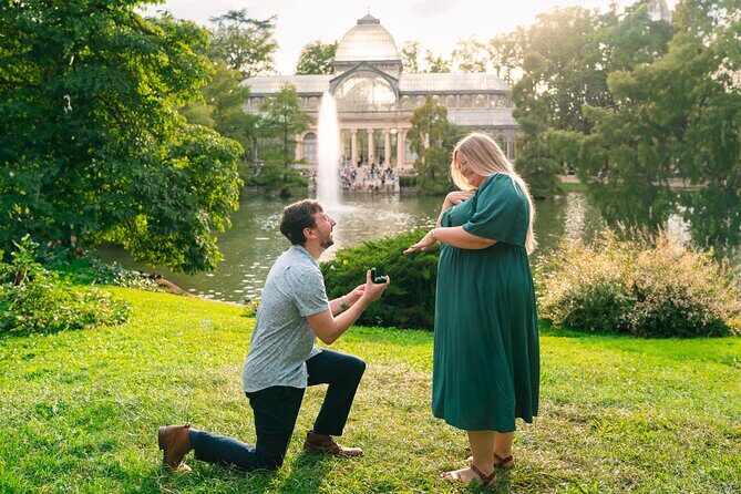 Private Photo Session Tour for Couples in Madrid - FAQ