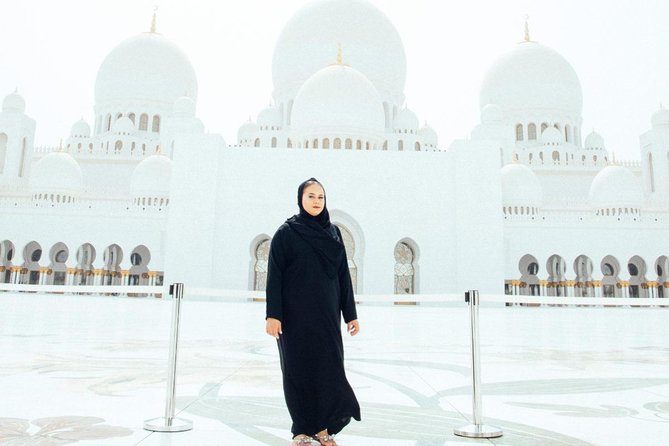 Private Photo Session With a Local Photographer in Abu Dhabi - Overview of the Photo Session