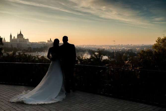 Private Photo Session With a Local Photographer in Alcala De Henares - End Point