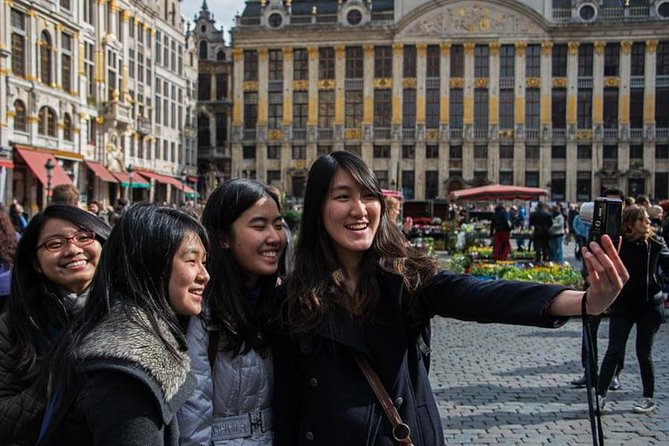Private Photo Session With a Local Photographer in Ghent - Experience Details