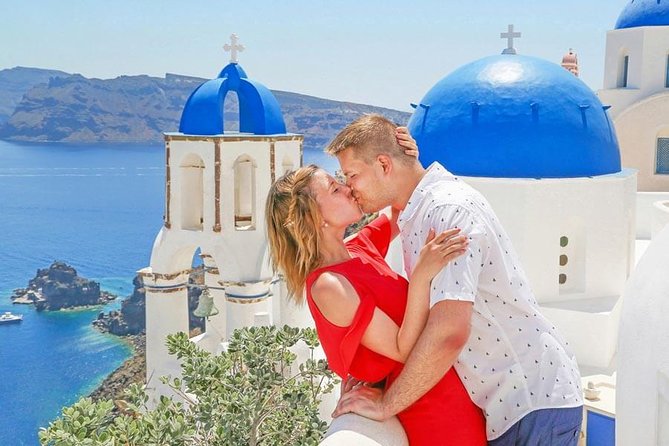 Private Photo Session With a Local Photographer in Santorini - Pricing and Guarantee