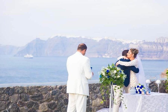 Private Photo Session With a Local Photographer in Santorini - Start Time