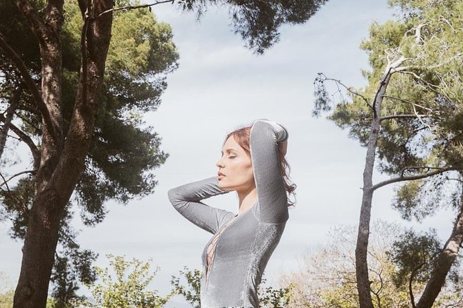 Private Photo Session With a Local Photographer in Sitges - Background