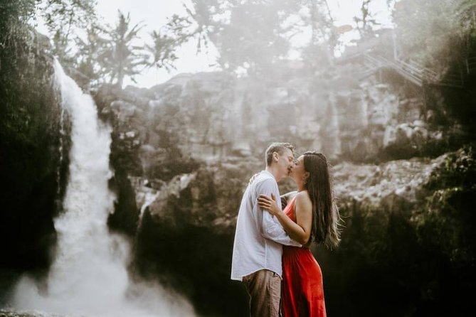 Private Photo Session With a Local Photographer in Uluwatu - Pricing and Booking Details