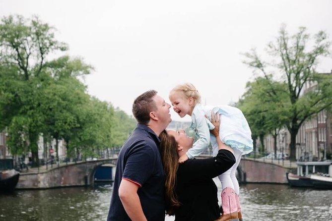 Private Photo Session With a Local Photographer in Utrecht - Selecting Date and Travelers