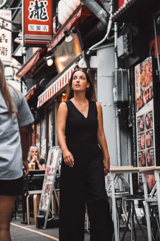 Private photo shoot in Shinjuku with Lucas - Authentic Photos & Unique Perspectives