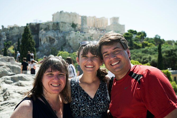 Private Photo Shoot Tour in Athens by a Top Pro - Background