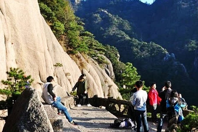 Private Photography Day Tour of Huangshan Yellow Mountain - Itinerary Details