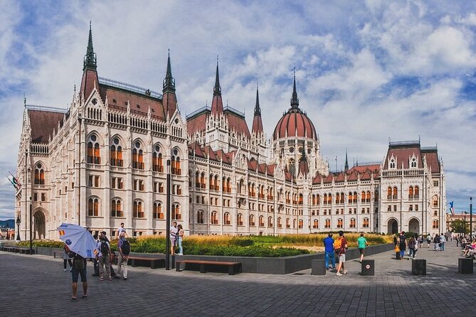 Private Photography Tour in Budapest With Professional Guide and Photographer - Accessibility Information