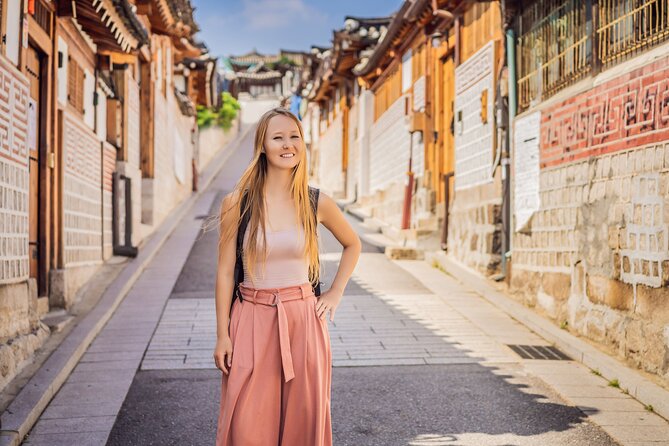 Private Photoshoot at Bukchon Hanok Village Seoul - Meeting and Pickup