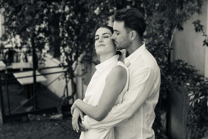 Private photoshoot in Florence by pro photographer - Authentic Experiences Backed by Reviews