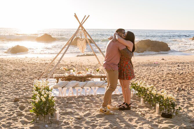 Private Picnic Marriage Proposal by the Sea - Who Should Consider This Experience?