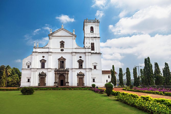 Private Portuguese Heritage Tour: Se Cathedral, Basilica of Bom Jesus and Dona Paula Beach in Goa - Tour Overview and Details